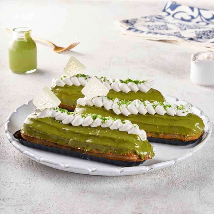 Pistachio eclair