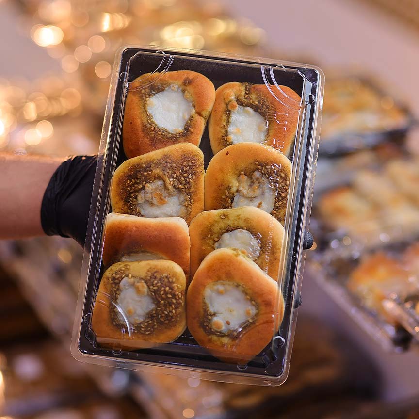 طبق معجنات زعتر جبنة