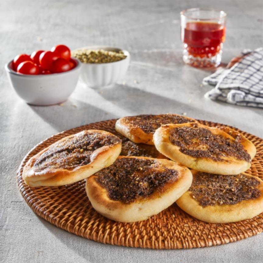 طبق معجنات زعتر