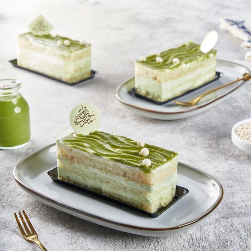 كيك قطع فستق