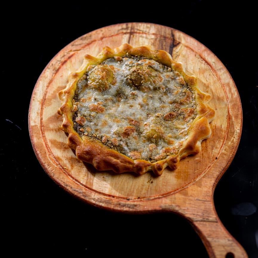 مناقيش زعتر وموزريلا